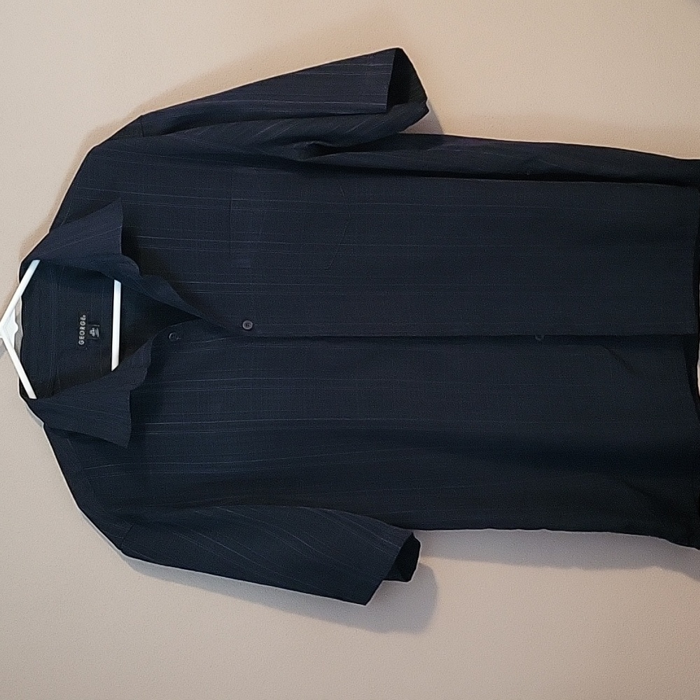 Men's navy short sleeve shirt, excellent condition!
